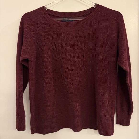 American Eagle Outfitters Sweaters - American Eagle Layer-Perfect Lightweight Sweater